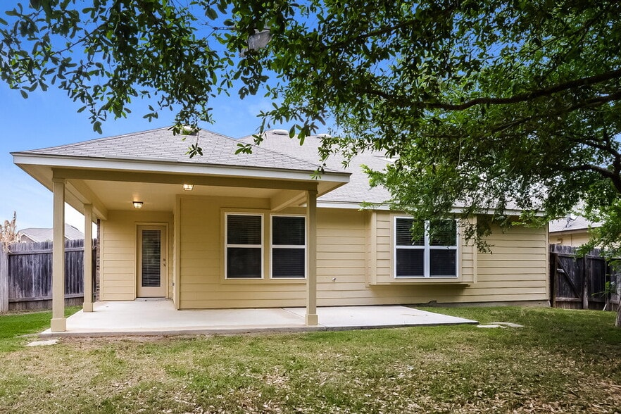 Building Photo - 11822 Woodland Deer