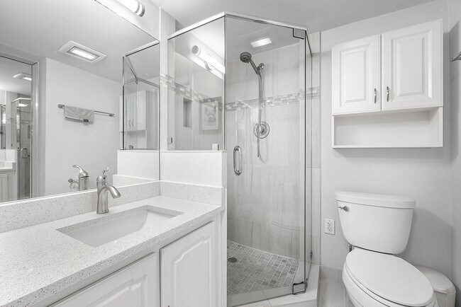 Building Photo - 3009 S Ocean Blvd