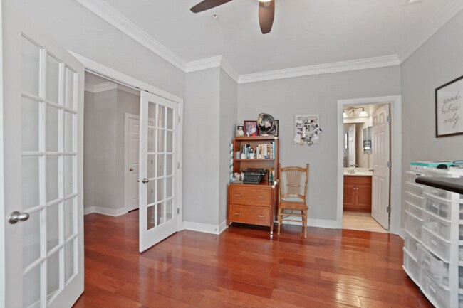 Building Photo - 503 Crown Park Ave