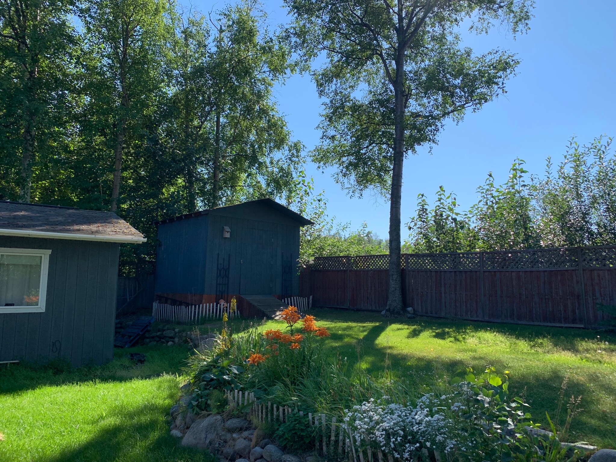 Building Photo - 1054 S Lucas Way