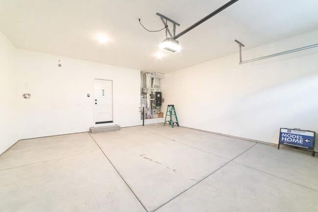 Building Photo - Low Maintenance Meridian Townhome!