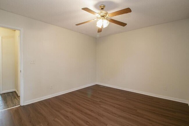 Building Photo - 2107-1 Ringgold Ct