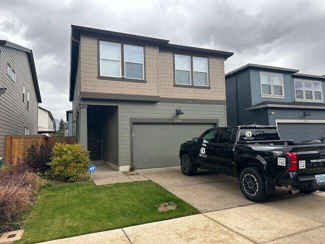 Building Photo - Newer 4 bedroom 2.5 bathroom house! AVAILA...