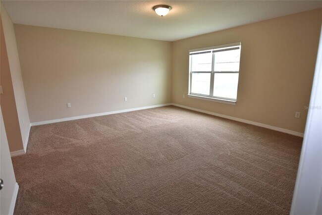 Building Photo - 527 Bristol Cir