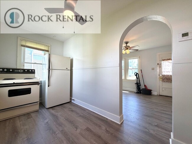 Building Photo - 1 Bed 1 Bath House