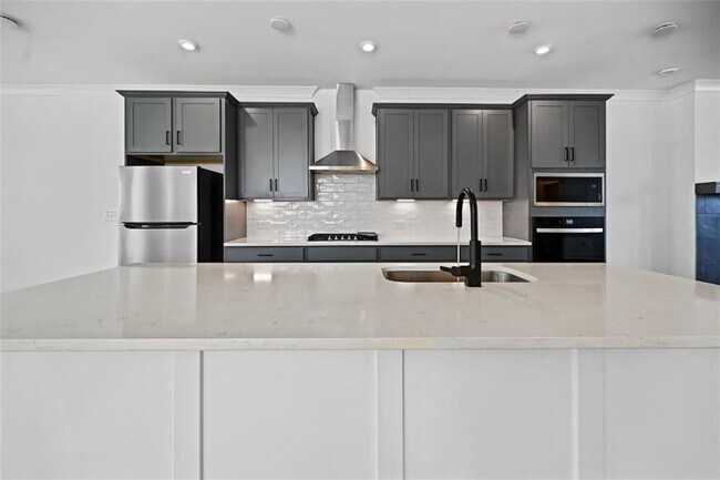 Building Photo - 3381 Macaiva Aly