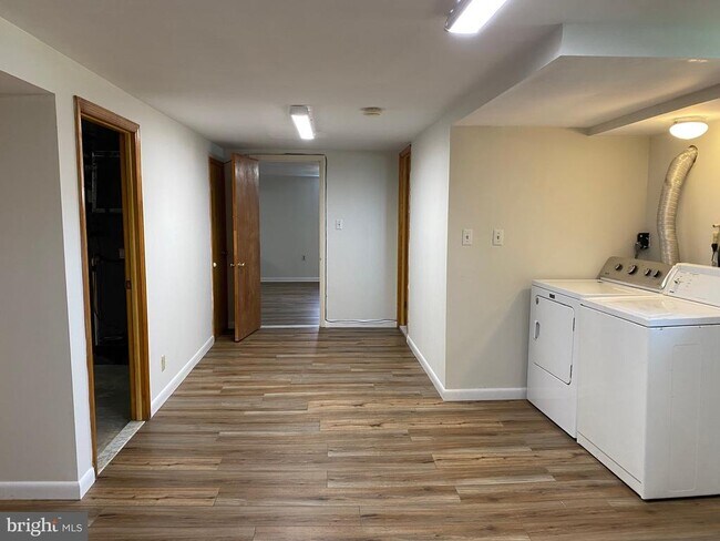 Building Photo - 2119 Holborn Rd
