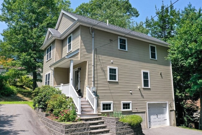 Primary Photo - 3 Redwood Rd