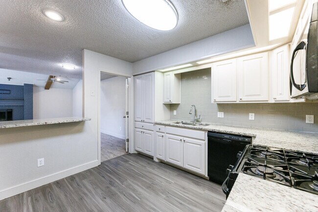 Building Photo - 9603 Orlando Ave