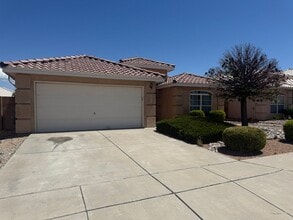 Building Photo - NW Home