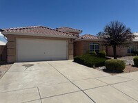 Building Photo - NW Home