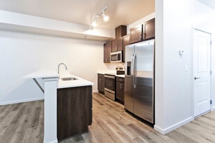 Building Photo - Felts Townhomes