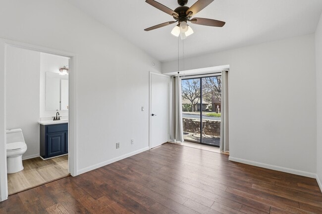 Building Photo - 100 Bay Point Dr