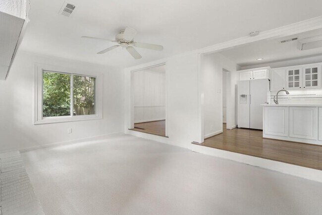 Building Photo - 2151 Radcliffe Dr NW
