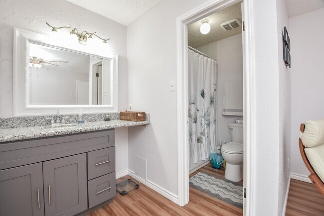 Building Photo - 2722 Amaranth Dr