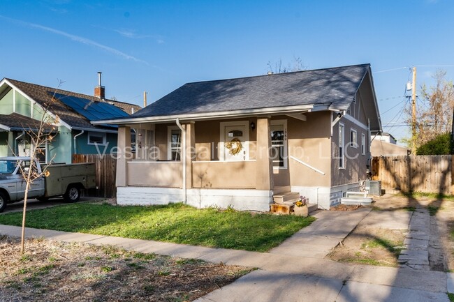 Building Photo - 1560 Ulster St
