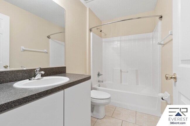 Building Photo - 15 Firtree Ln