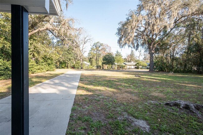 Building Photo - 3806 SW 18th St