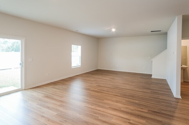 Building Photo - 375 Hidden Cove Dr