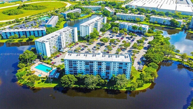 Building Photo - 2213 Cypress Island Dr