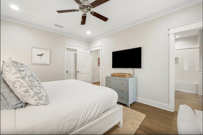 Building Photo - 587 Patina Blvd