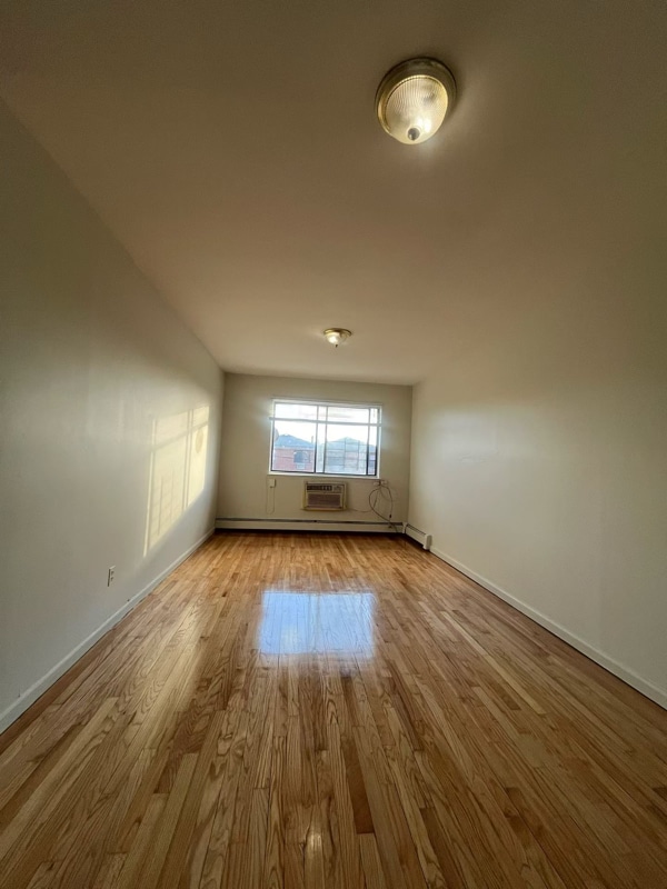 Building Photo - 134-30 57th Rd