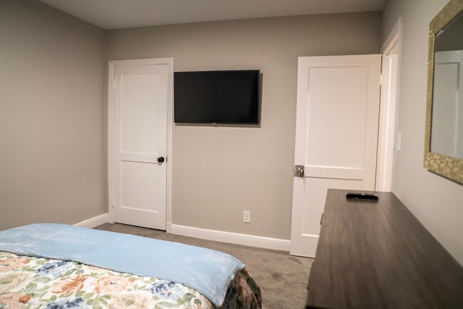 Building Photo - 8623 Willow Oak Rd