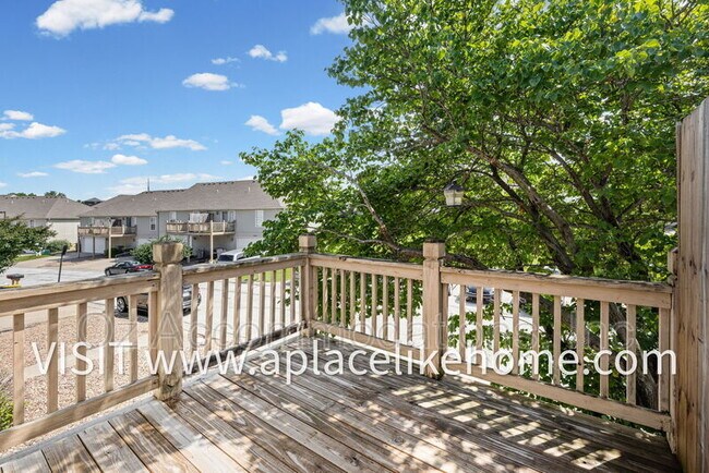 Building Photo - 8626 N Cleveland Ln