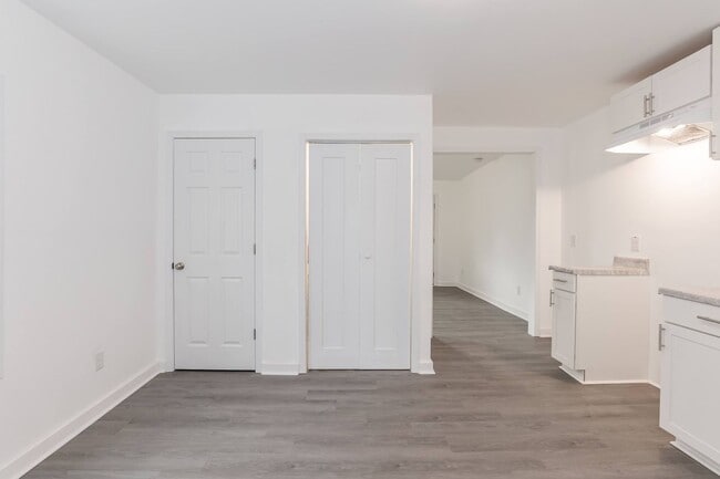 Building Photo - Completely Remodeled One Bedroom Home!