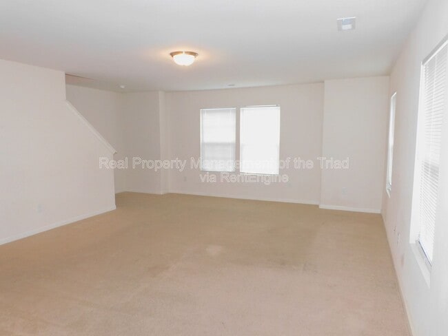 Building Photo - 301 Hidden Timber Ln