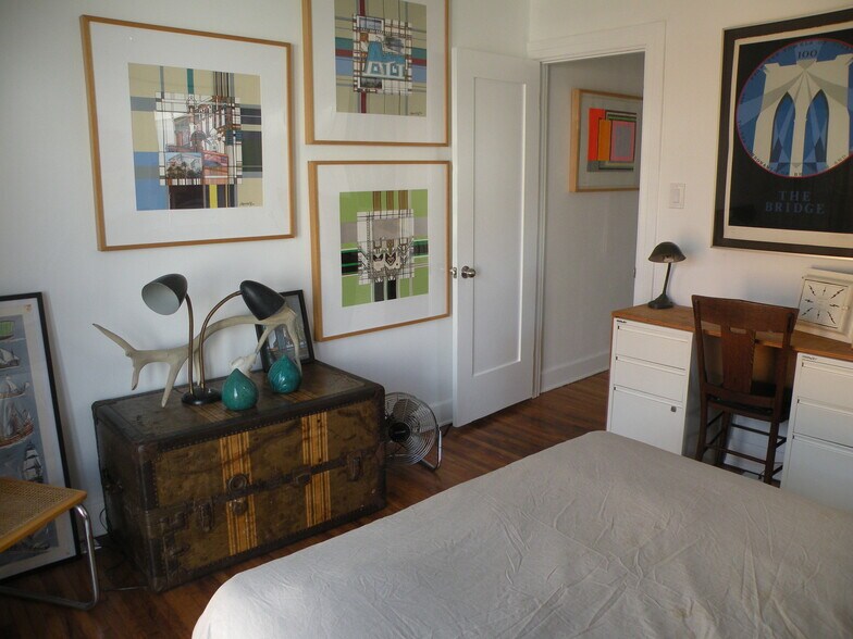 Building Photo - 2112 Santa Ynez St