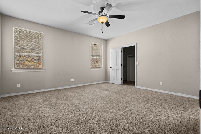 Building Photo - 369 Emerald Acres St
