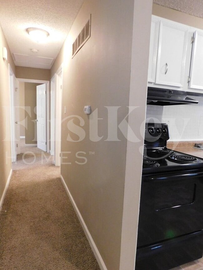 Building Photo - 2489 Millvalley Dr