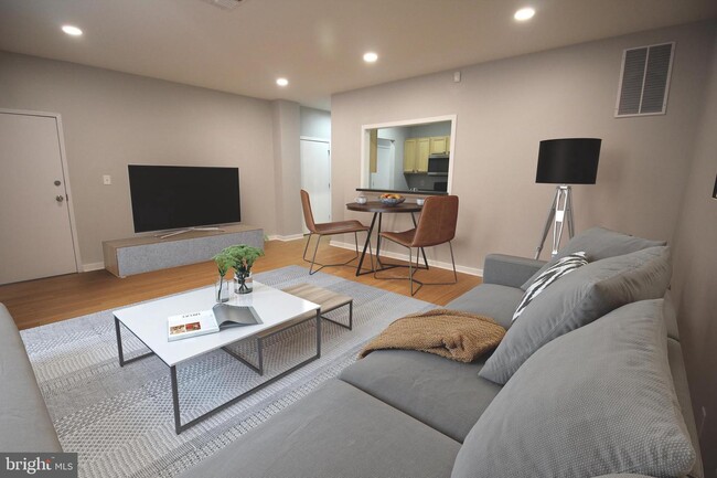 Building Photo - 20 Swan St