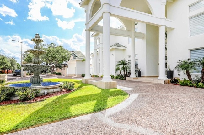 Building Photo - 314 Bordeaux Dr