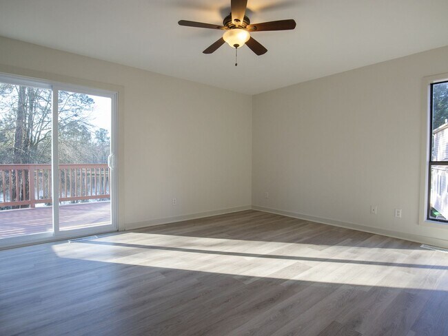 Building Photo - Move in ready 3 bedroom home