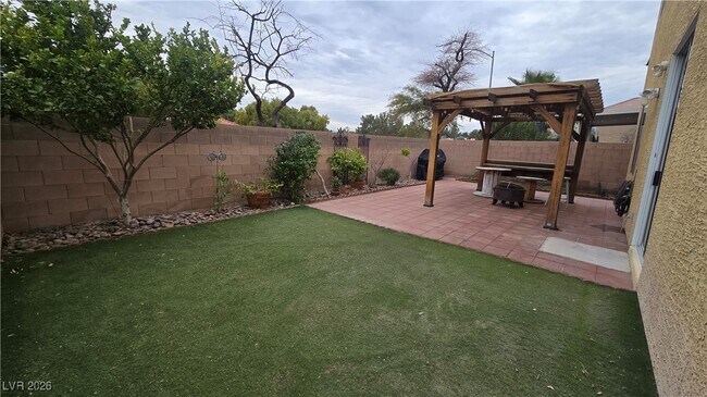 Building Photo - 5205 El Castano Ave