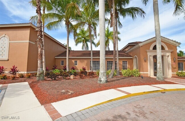 Building Photo - 1220 Wildwood Lakes Blvd