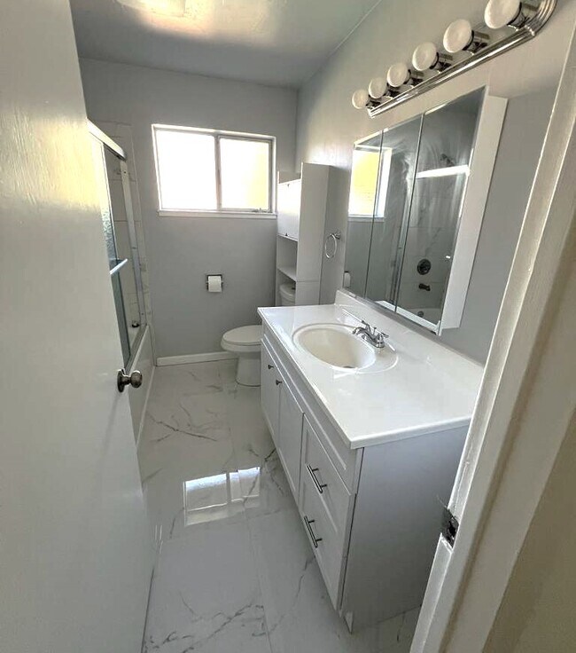 Building Photo - 3736 Orangerie Way