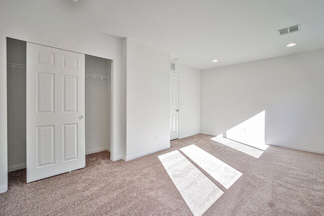 Building Photo - 7771 Bright Ldg St