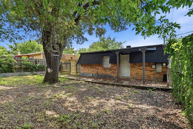 Building Photo - 6811 Trail Lake Dr