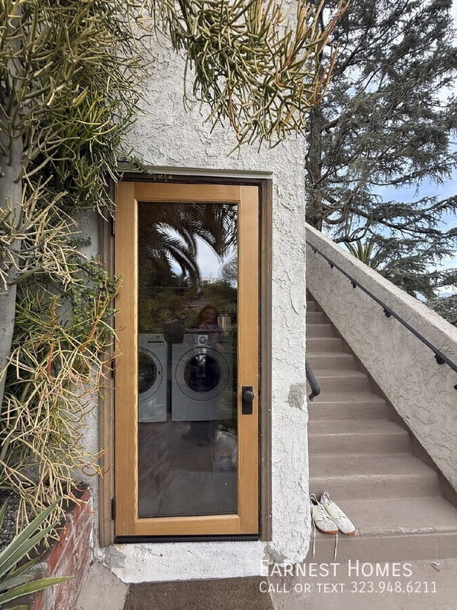 Building Photo - 1401 Dartmouth Dr