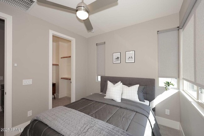 Building Photo - 7464 E Paraiso Dr