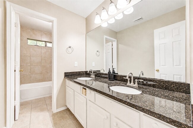 Building Photo - 14009 Hollow Canyon Ln