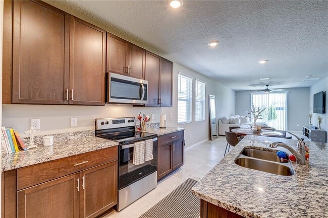 Building Photo - 10210 Daybreak Glen