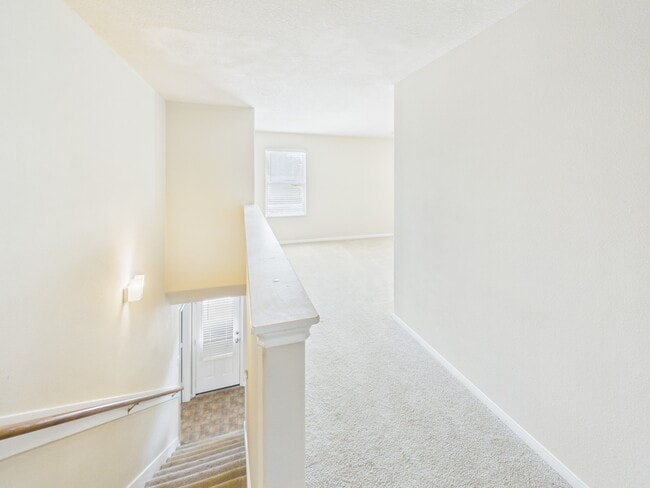 Building Photo - 3319 Apple Dale Dr