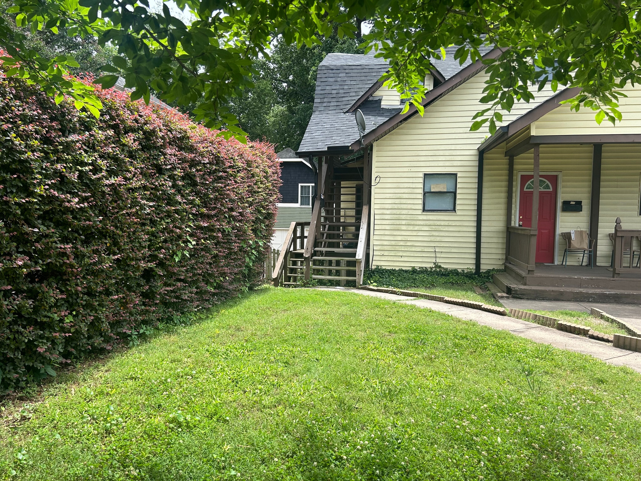 Building Photo - Room in Apartment on Heathcliff St