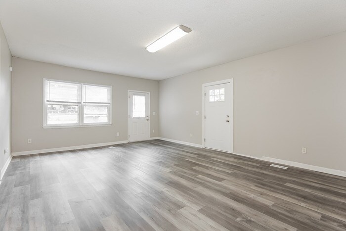 Building Photo - 906 N Broad St