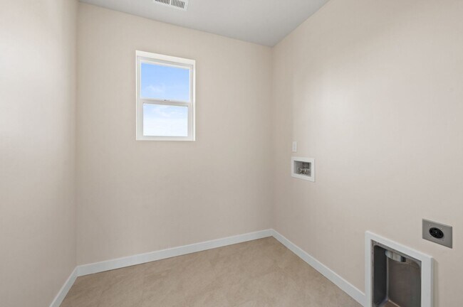 Building Photo - Newer home in Caldwell!