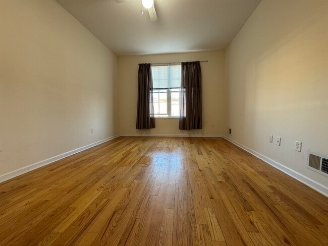 Building Photo - 788 Avenue C